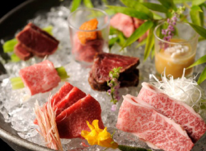 近江牛の刺、肉寿司は、厚労省指導要領に基づいた方法でお出ししています。